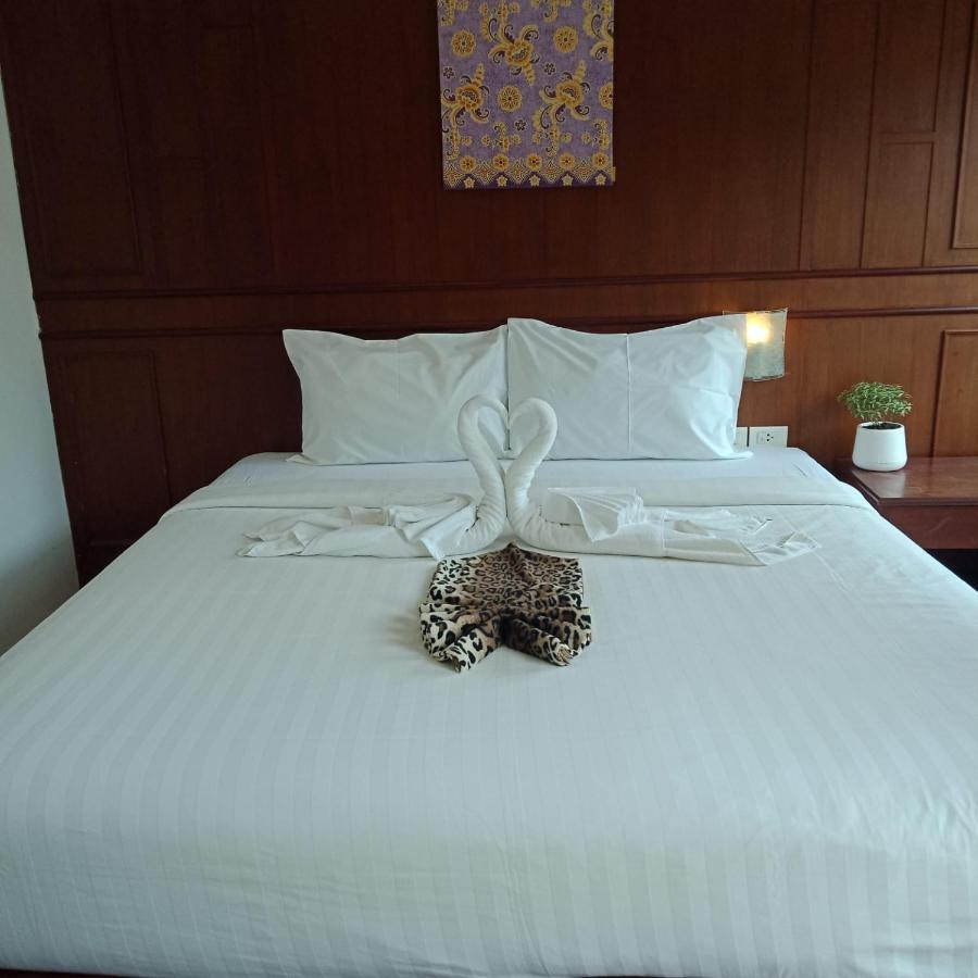 New Forest Patong Екстериор снимка
