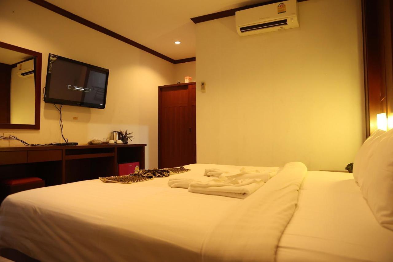 New Forest Patong Екстериор снимка