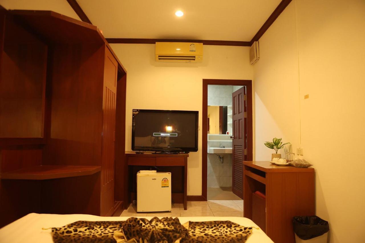 New Forest Patong Екстериор снимка