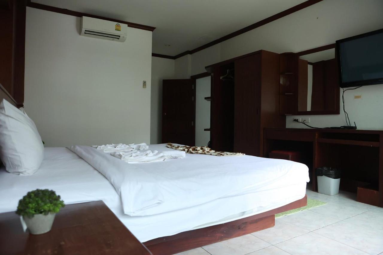 New Forest Patong Екстериор снимка