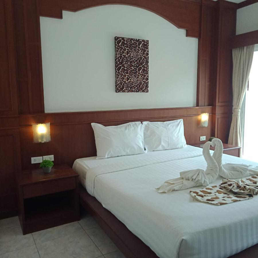 New Forest Patong Екстериор снимка